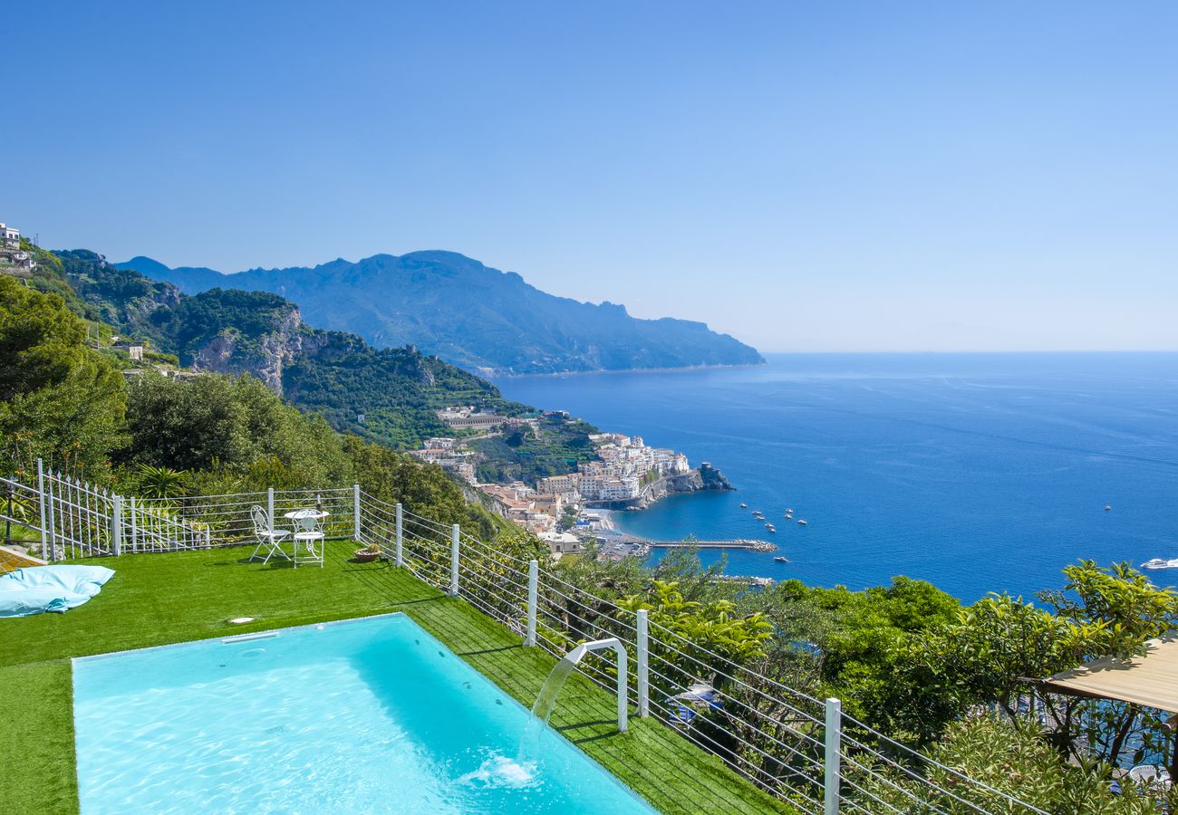 Villa in Pogerola - Villa Gioiello - Pool mit Meerblick und Farbtherapie