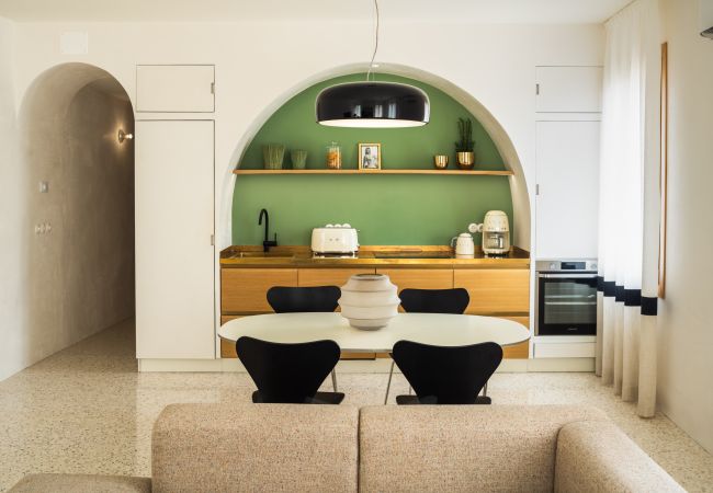 Ferienwohnung in Venezia - San Domenico Apartment with garden view R&R