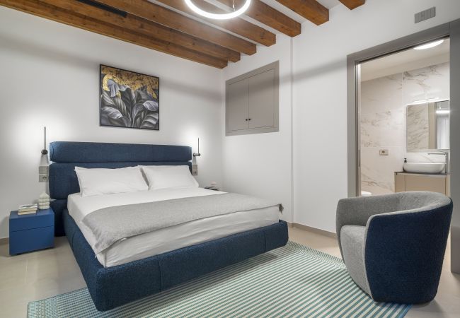 Ferienwohnung in Venezia - Palazzo Degli Eletti Blue Apartment
