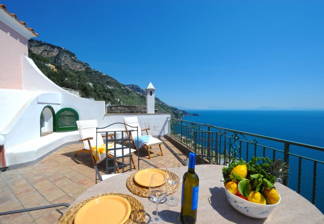 Casa en Praiano - Casale Fralisa - Maravillosa terraza y jacuzzi con vistas al mar