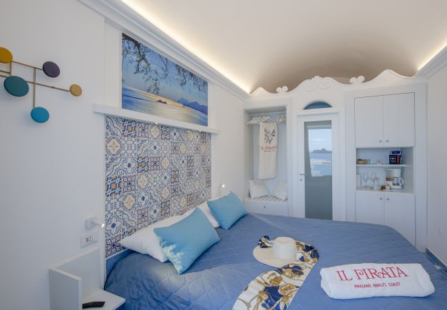 Rent by room in Praiano - Romantic Room - A Rockside Escape Rent by room in Praiano - Romantic Room - A Rockside Escape