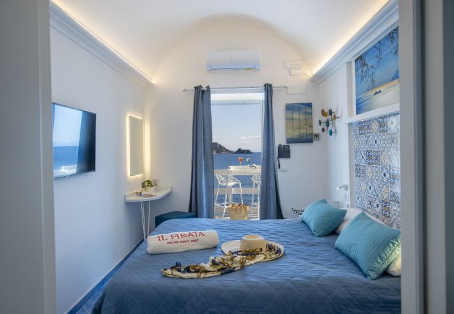 Rent by room in Praiano - Romantic Room - A Rockside Escape Rent by room in Praiano - Romantic Room - A Rockside Escape