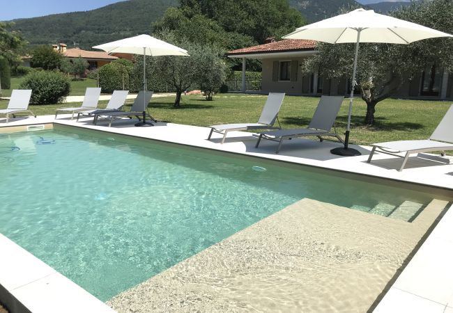 Villa in Costermano - Villa Ida with 12 sleeps with private pool and big garden Villa in Costermano - Villa Ida with 12 sleeps with private pool and big garden