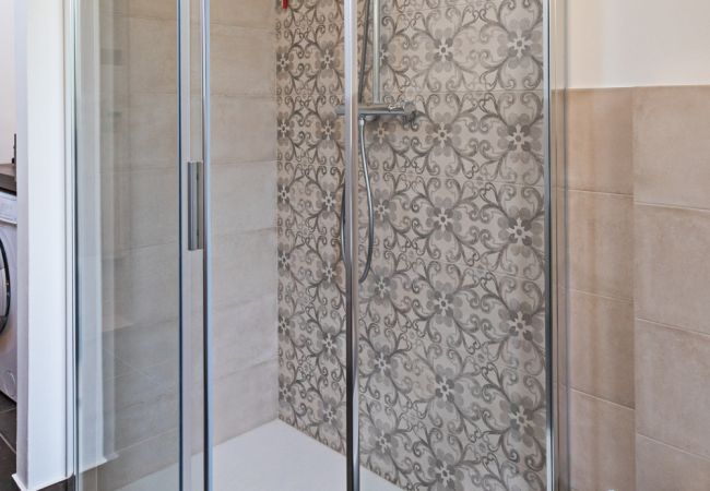 Villa in Costermano - Villa Ida with 12 sleeps with private pool and big garden Villa in Costermano - Villa Ida with 12 sleeps with private pool and big garden