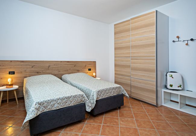 Villa in Costermano - Villa Ida with 12 sleeps with private pool and big garden Villa in Costermano - Villa Ida with 12 sleeps with private pool and big garden