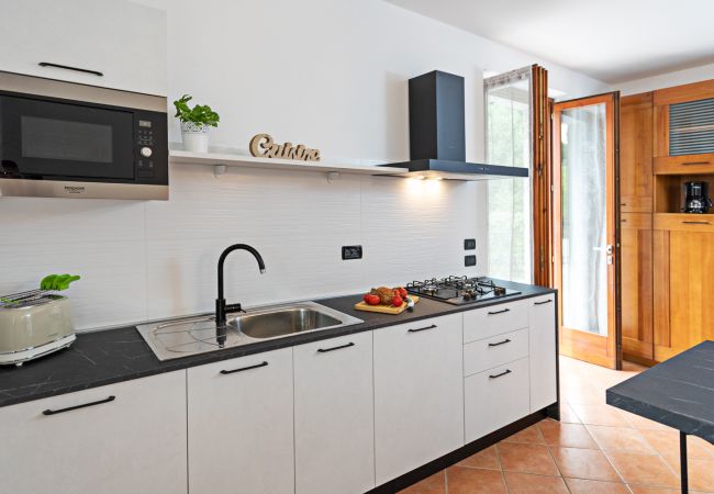 Villa in Costermano - Villa Ida with 12 sleeps with private pool and big garden Villa in Costermano - Villa Ida with 12 sleeps with private pool and big garden