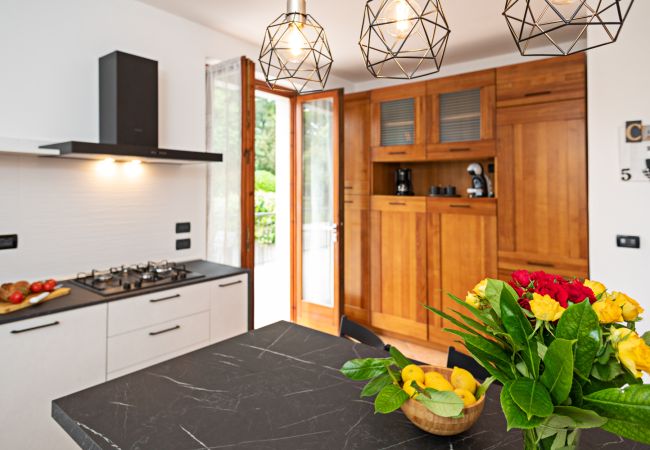 Villa in Costermano - Villa Ida with 12 sleeps with private pool and big garden Villa in Costermano - Villa Ida with 12 sleeps with private pool and big garden