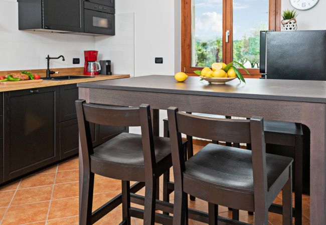 Villa in Costermano - Villa Ida with 12 sleeps with private pool and big garden Villa in Costermano - Villa Ida with 12 sleeps with private pool and big garden