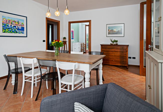 Villa in Costermano - Villa Ida with 12 sleeps with private pool and big garden Villa in Costermano - Villa Ida with 12 sleeps with private pool and big garden