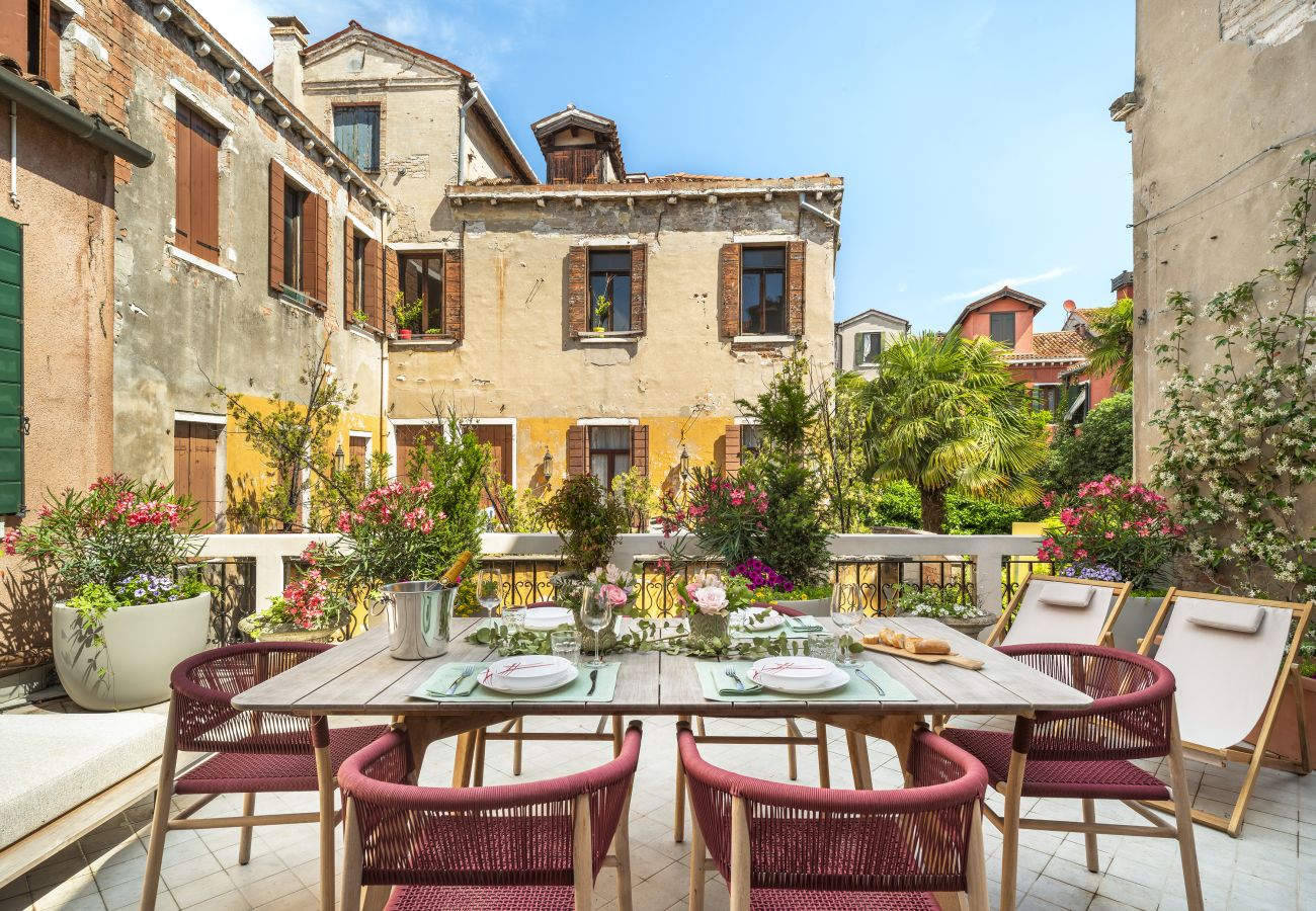 Apartment in Venice - San Barnaba Apartment with Terrace R&R 